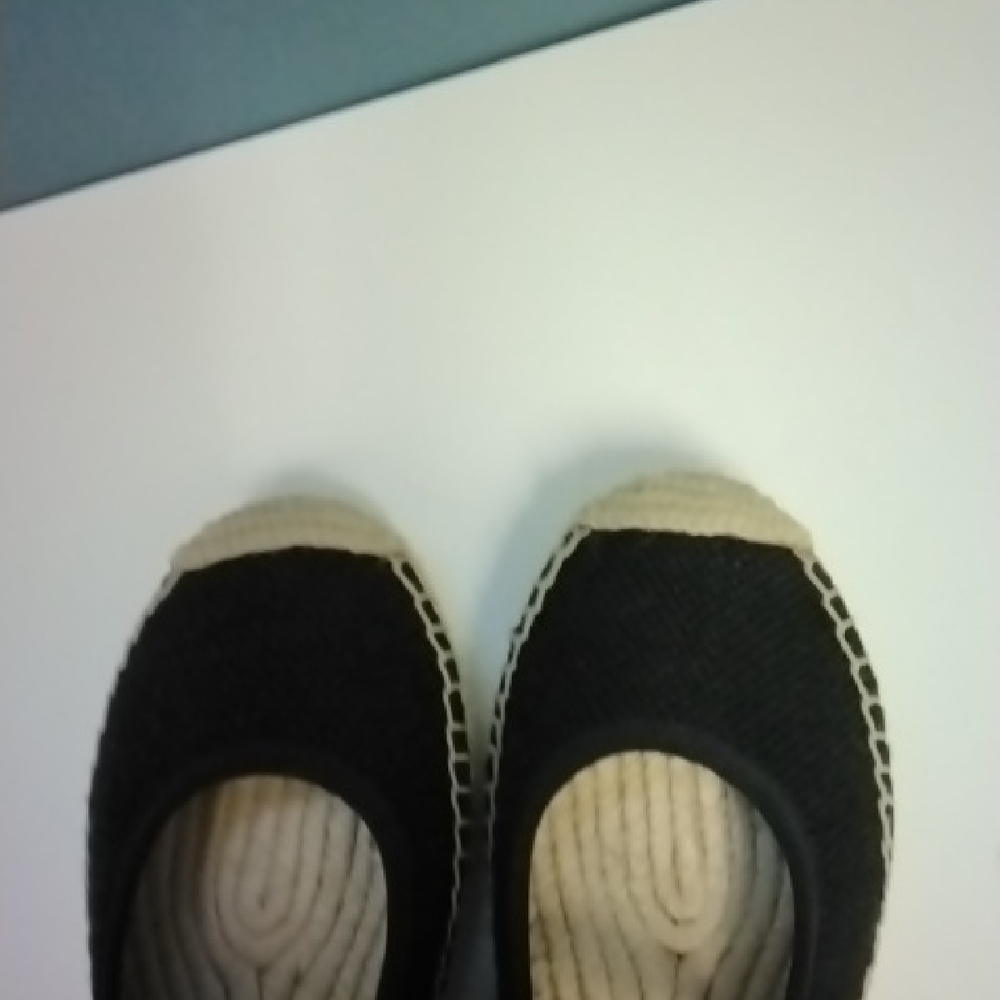 Shoes - Picture 8 of 9